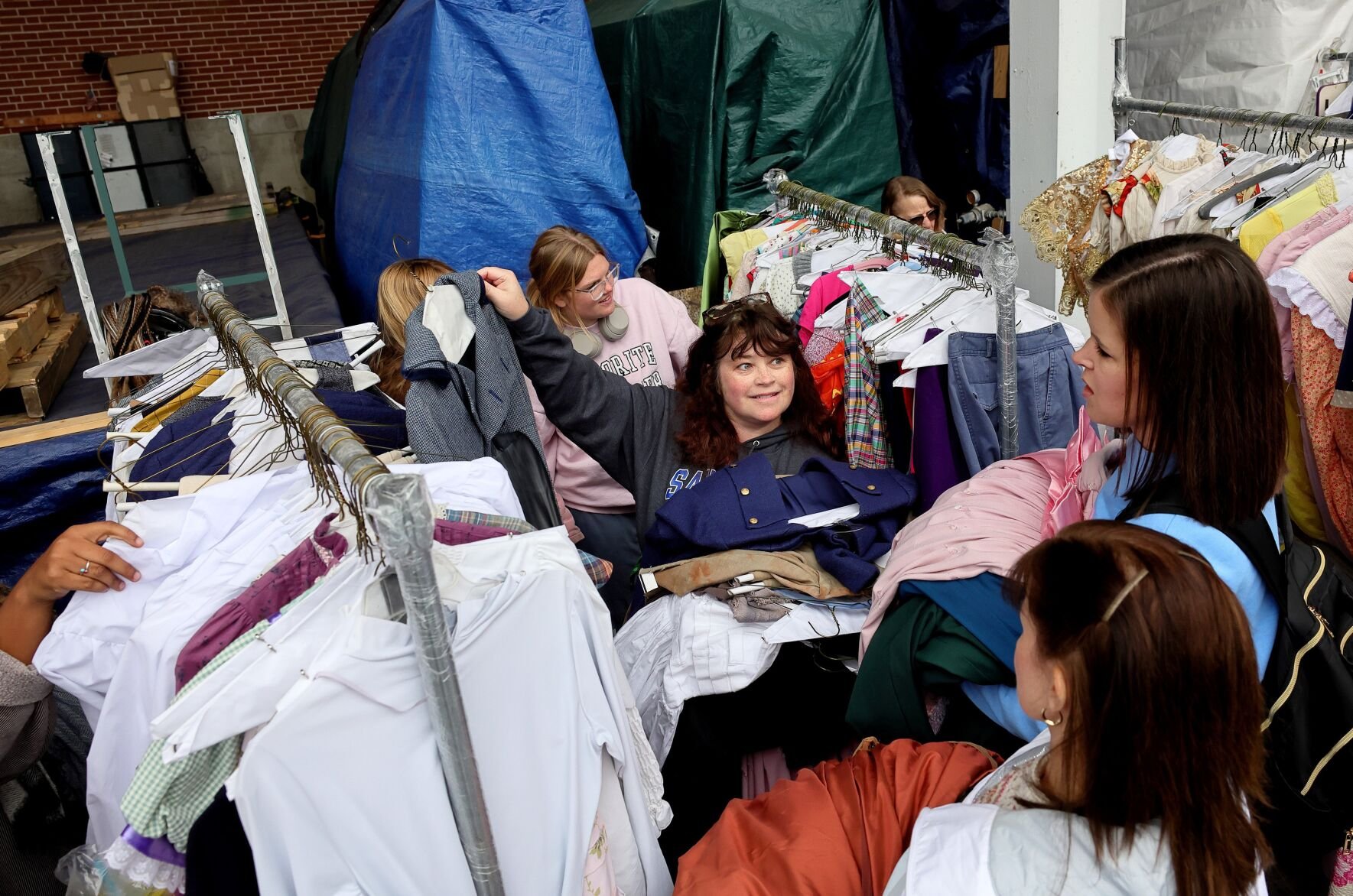 Muny Garage Sale draws thousands